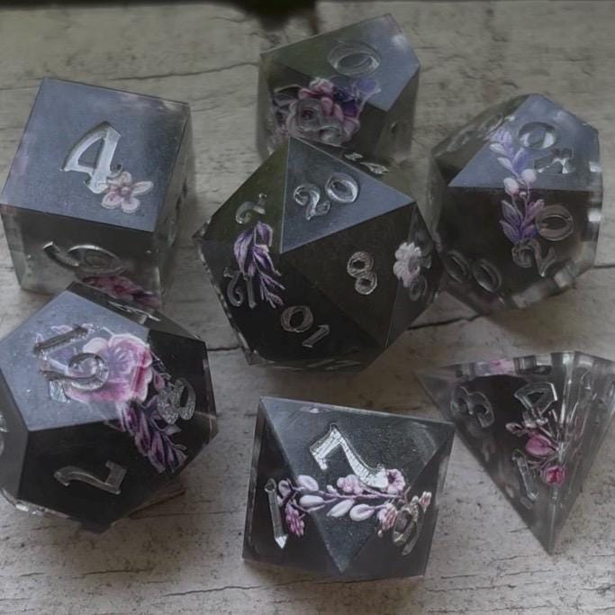 Purple Flowers 7 Piece Resin Dice Set DND